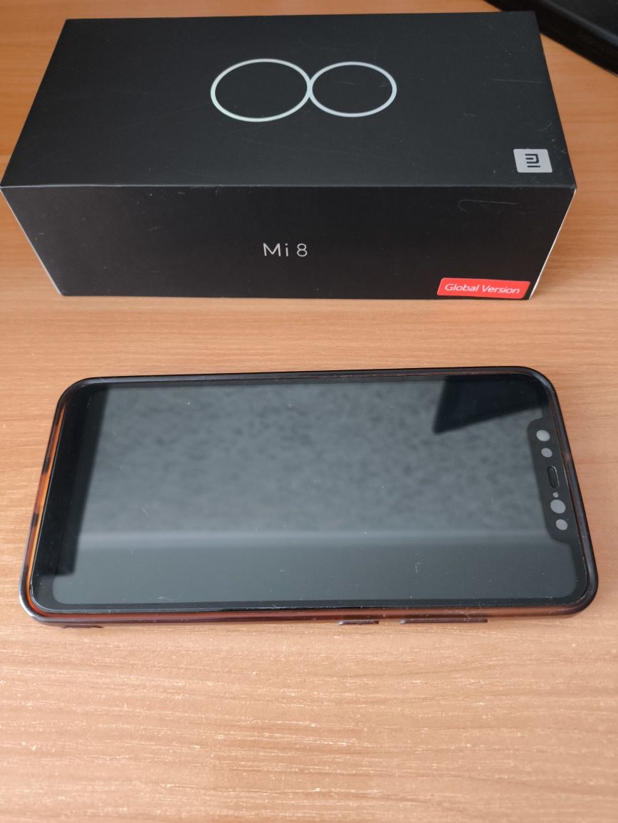 Продам смартфон Xiaomi mi 8