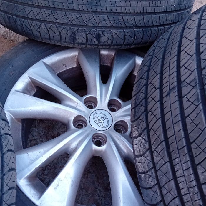 Vând  urgent 3 roți echipate cu cauciucuri de vară