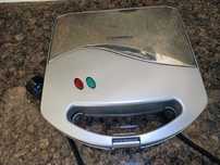 Продавам тостер Cookworks