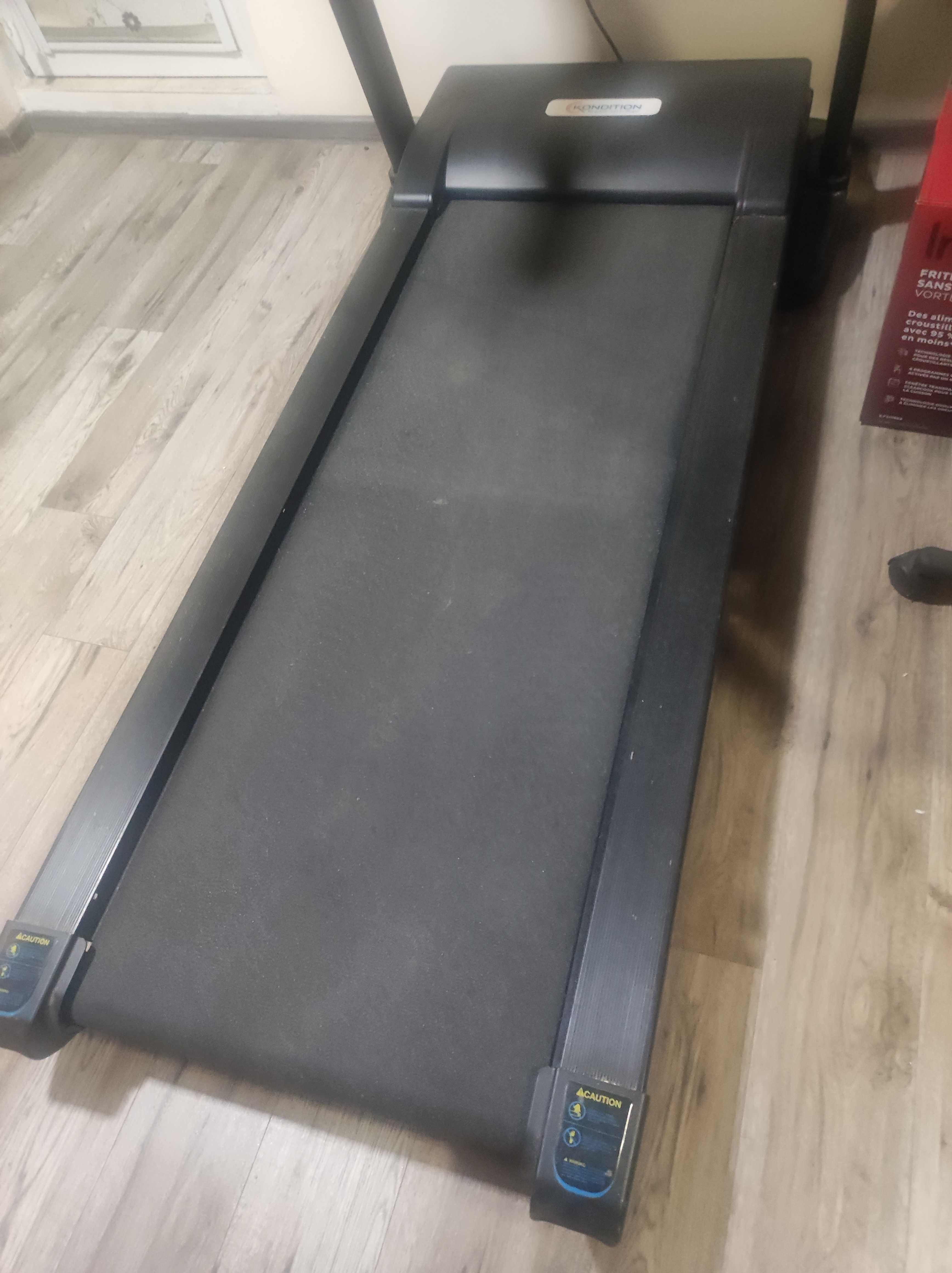 Бягаща пътека Kondition HT-8200, 2.5 HP, Автоматичен наклон