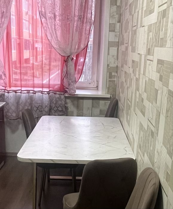 Продам кухонный стол