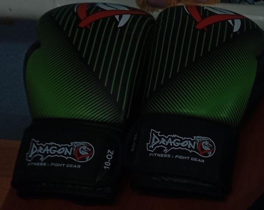 Боксерские перчатки