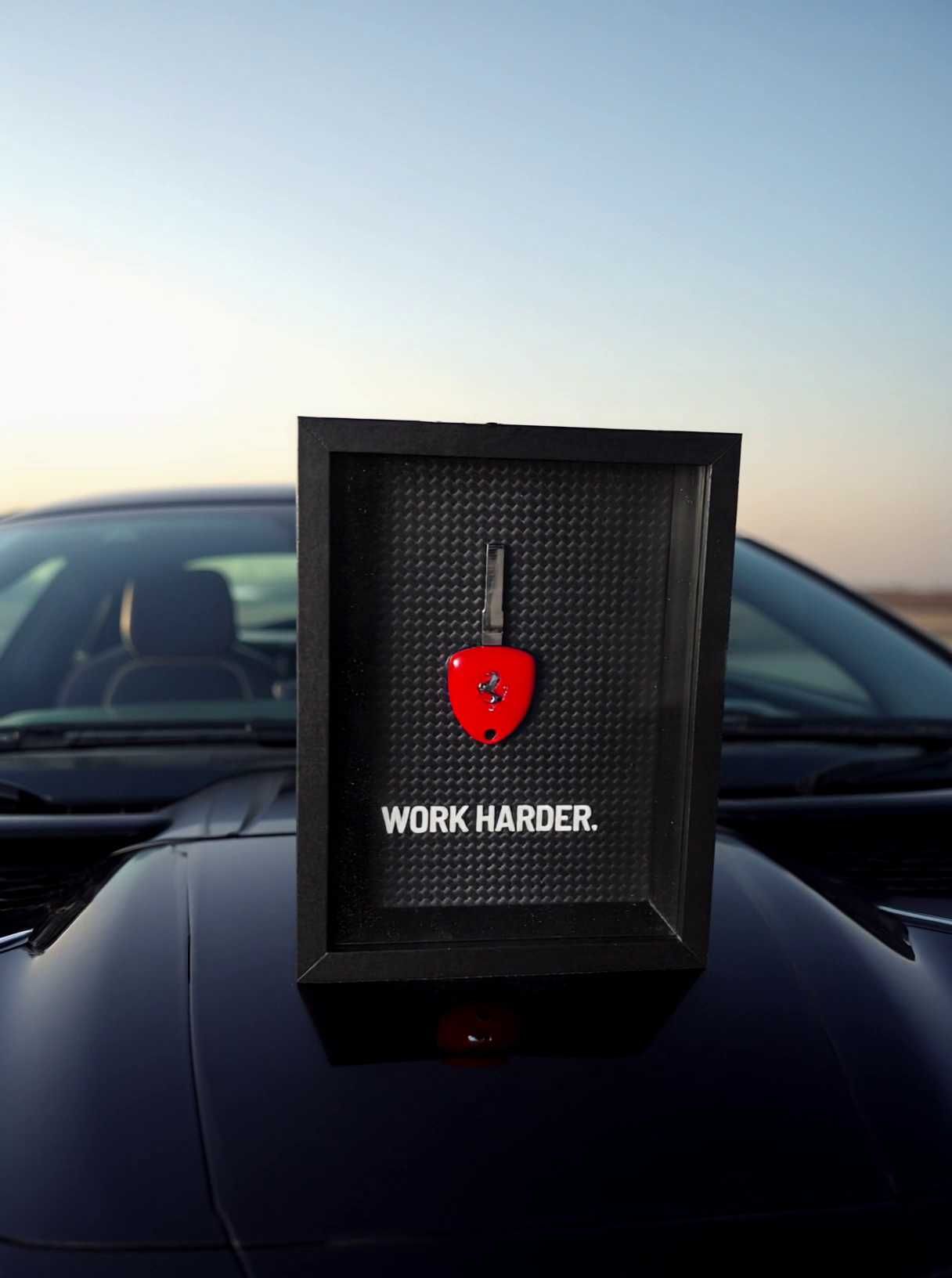 Ferrari ключ в рамка (мотивационна декорация или подарък)