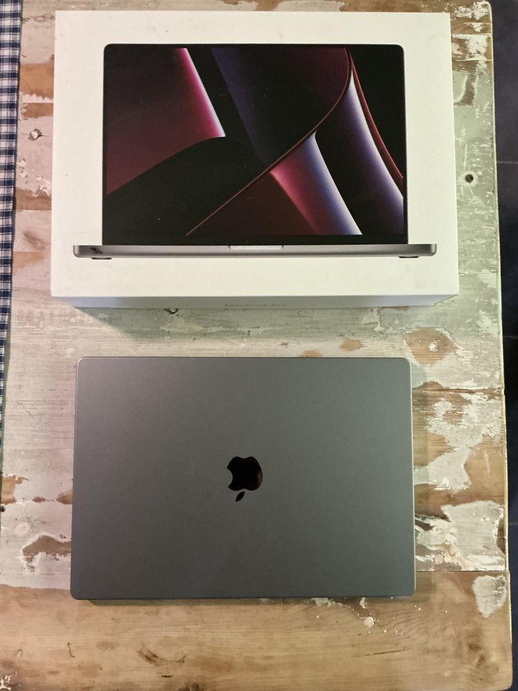 Apple MacBook Pro M2 16’ 1TB 32gb