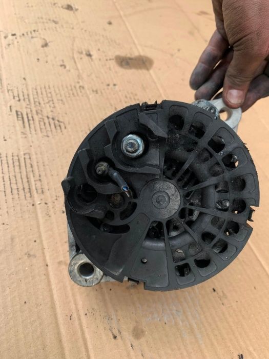 Alternator Opel Zafira B / Astra H / Vectra C 1.9 CDTI