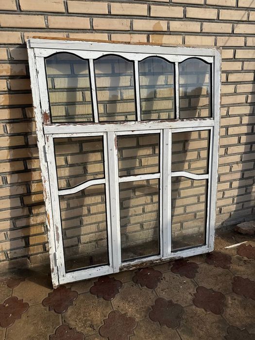 Продаются деревянные окна и двери. Дёшево!