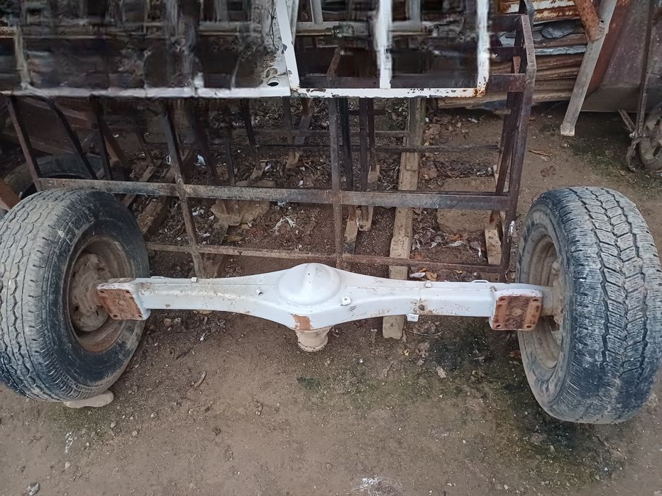 Vând axă pentru remorcă