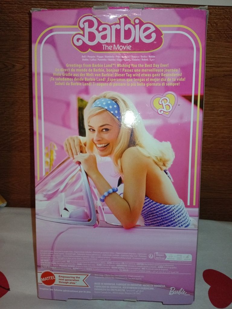 Păpușa Barbie The Movie blue plaid + Corvette mașină set