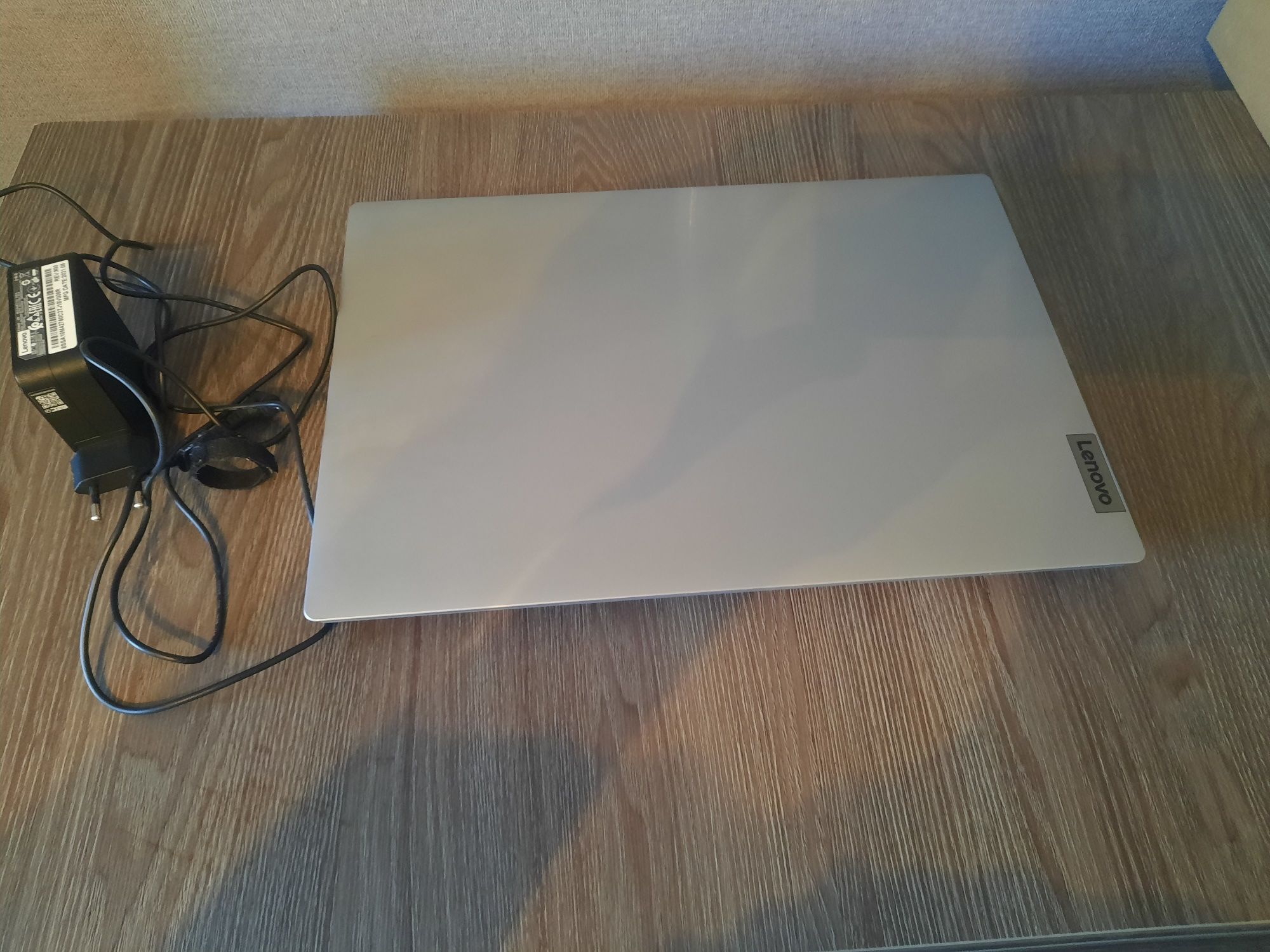 Продам новый ноутбук Lenova IdeaPad 3 на гарантии