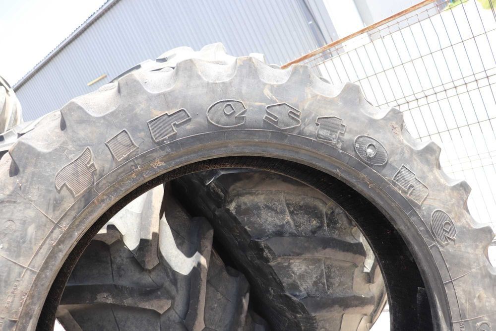 OCAZIE 380/90r46 cauciucuri second hand anvelope tractor CASE