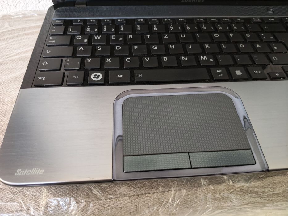 Toshiba SATELLITE L855-11T gaming