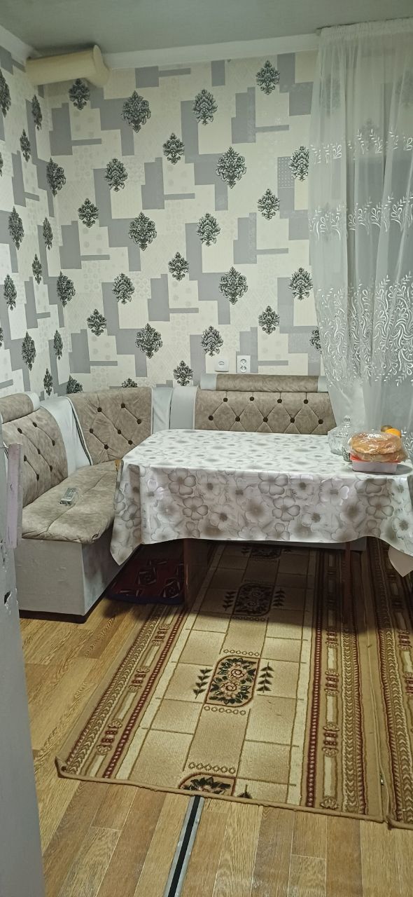 Продается квартира. 1 комната. 48 м2. Санузел совмещённый. 2 этаж.