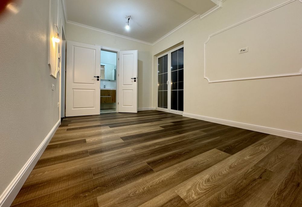 Casa Premium 4dormitoare 3bai asfalt Mosnita Noua