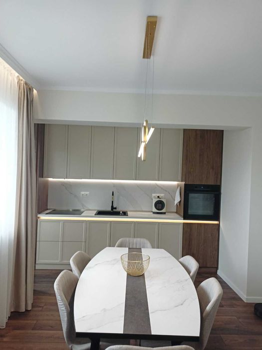 Продава се Тристаен апартамент в Варна, Левски - 100 кв.м за 2400 €/кв.м - Снимка #1