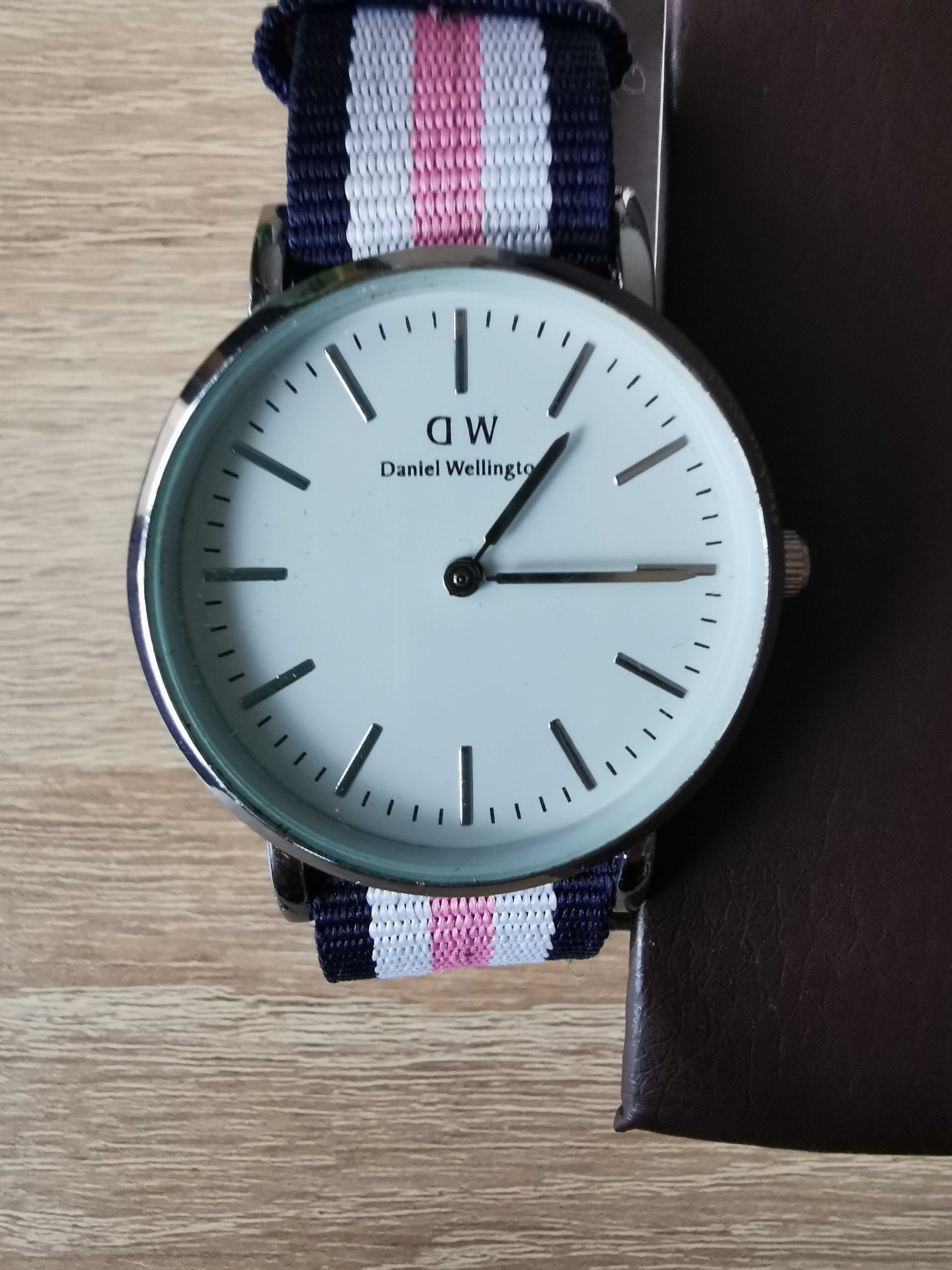 Дамски часовник Daniel Wellington