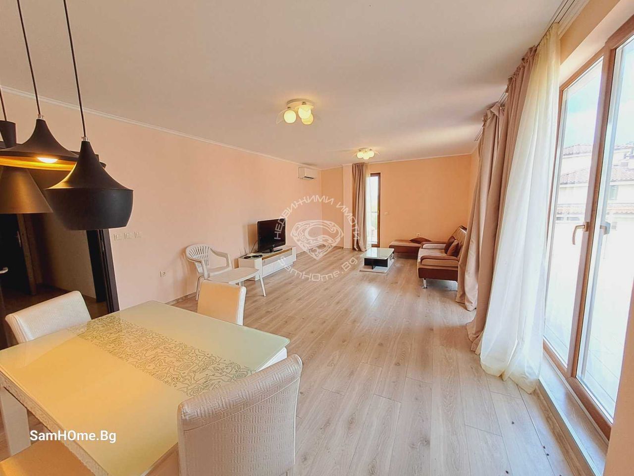 Продава се Четиристаен апартамент в с. Шкорпиловци, Област Варна - 203 кв.м за 929 €/кв.м - Снимка #1
