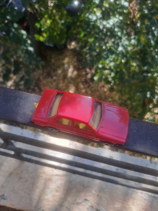 Стари метални Matchbox & Hotwheels колички модели