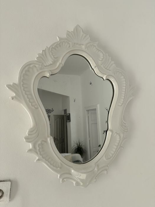 Oglinda baroc cu rama din ceramica