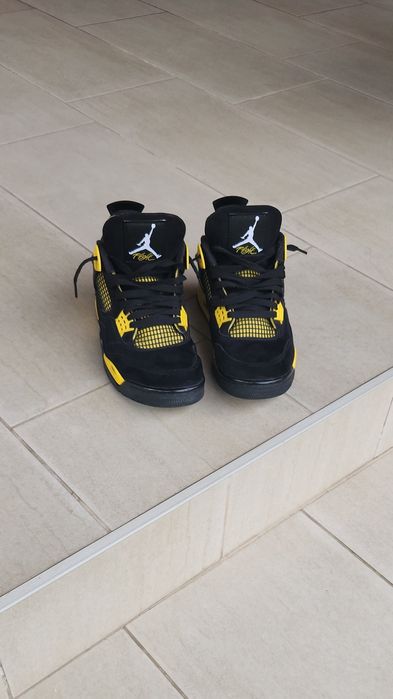 Jordan 4 Yellow Thunder