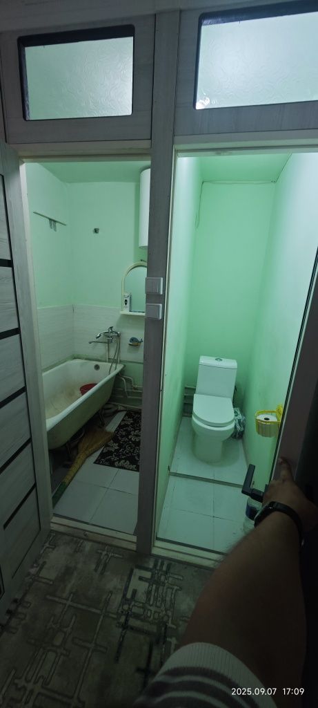 Oilaga kvartira bor. Sattepo bozorchani oldida.