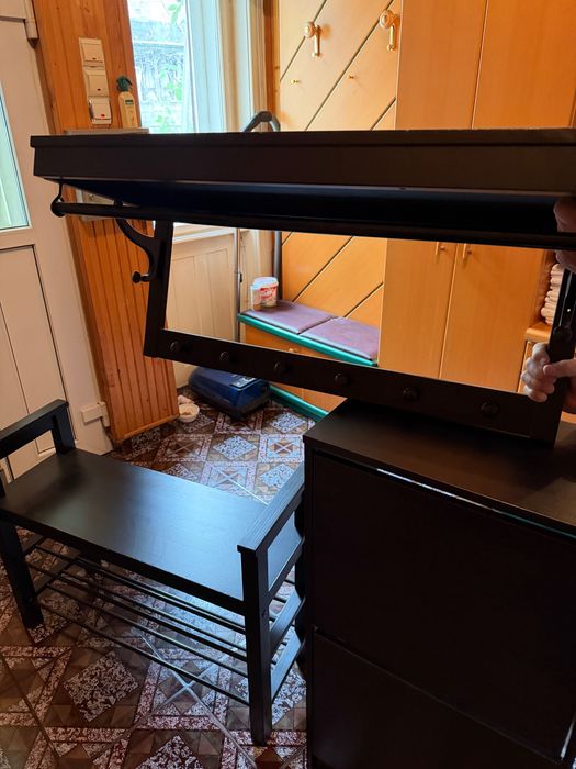 Vând set Pantofar si cuier din 3 corpuri culoare Wenge .