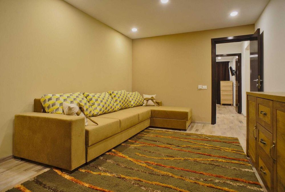 Particular inchiriez 2 camere in proximitate Mall AFI