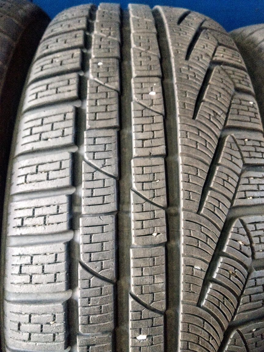 235/50R19 Pirelli