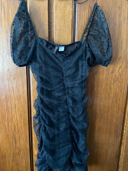 Rochie neagră de petrecere