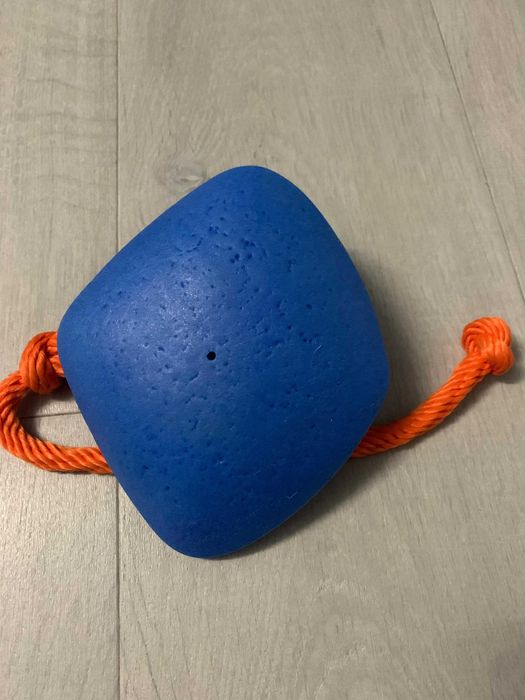 Jucarie de inteligenta (folosind recompense) pentru catei+jucarie Nerf