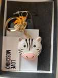 Оригинален Ключодържател/charm за чанта Love Moschino
