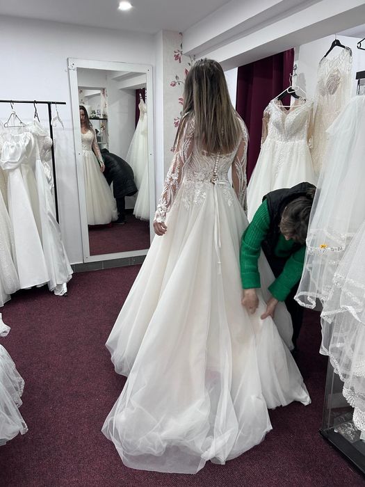 Rochie de mireasa purtata o singura data