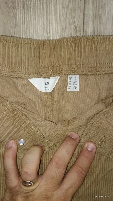Pantaloni velură culoare crem