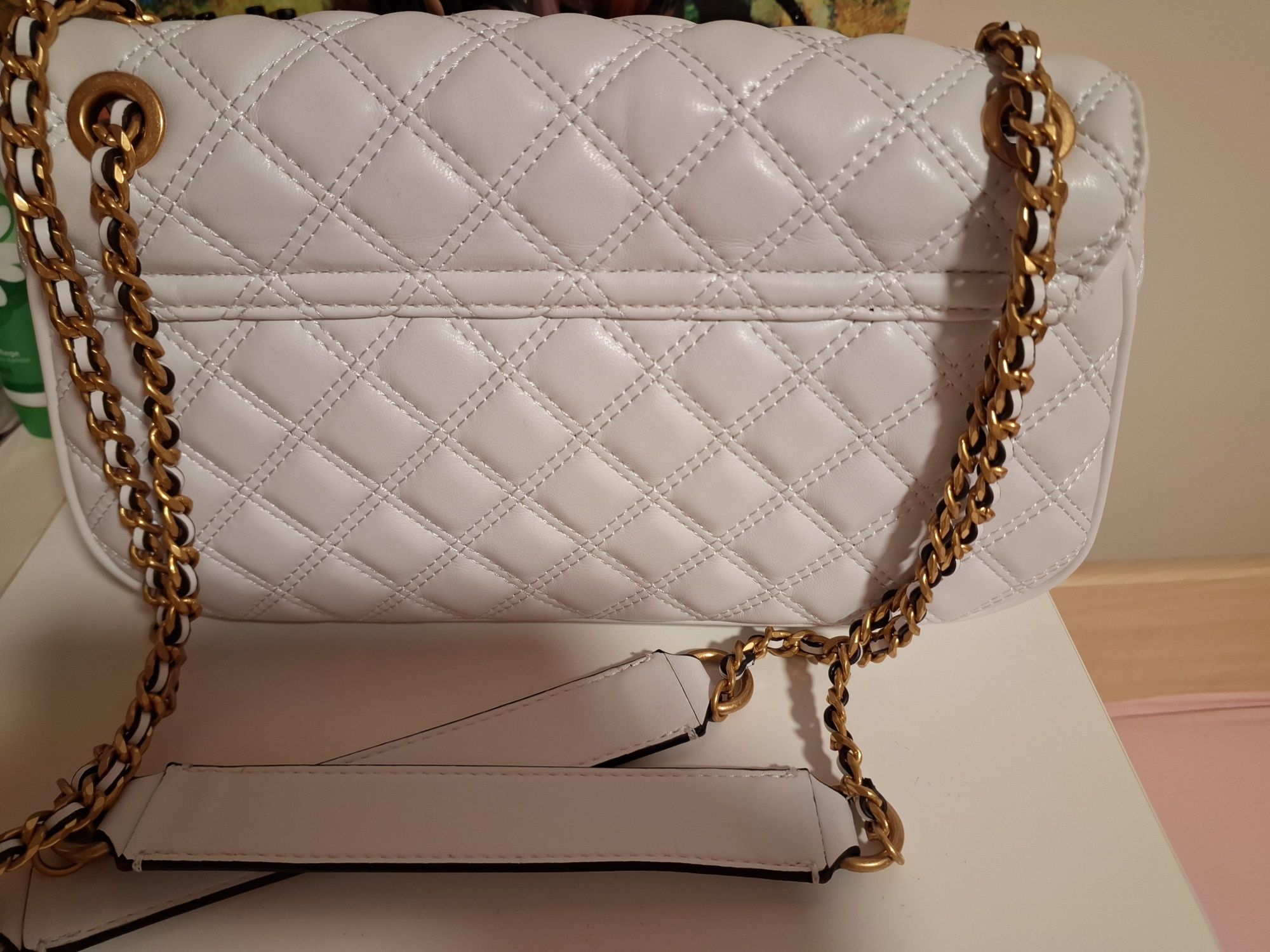 Чанта Guess оригинална