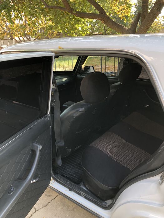 Vaz 2106 sotiladi