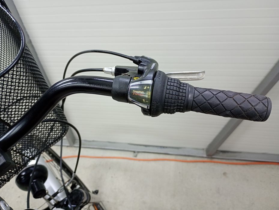 Bicicletă damă EXODUS,roti 28,cu 3x7 vit,stare f bună !