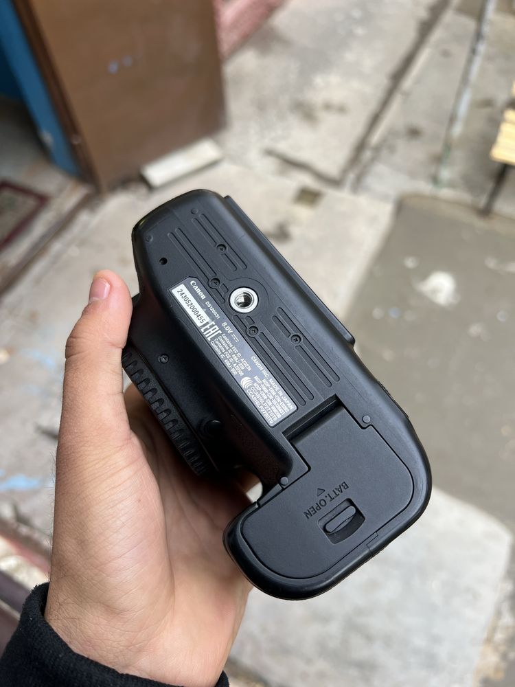 Canon 6d mark2 body sotiladi