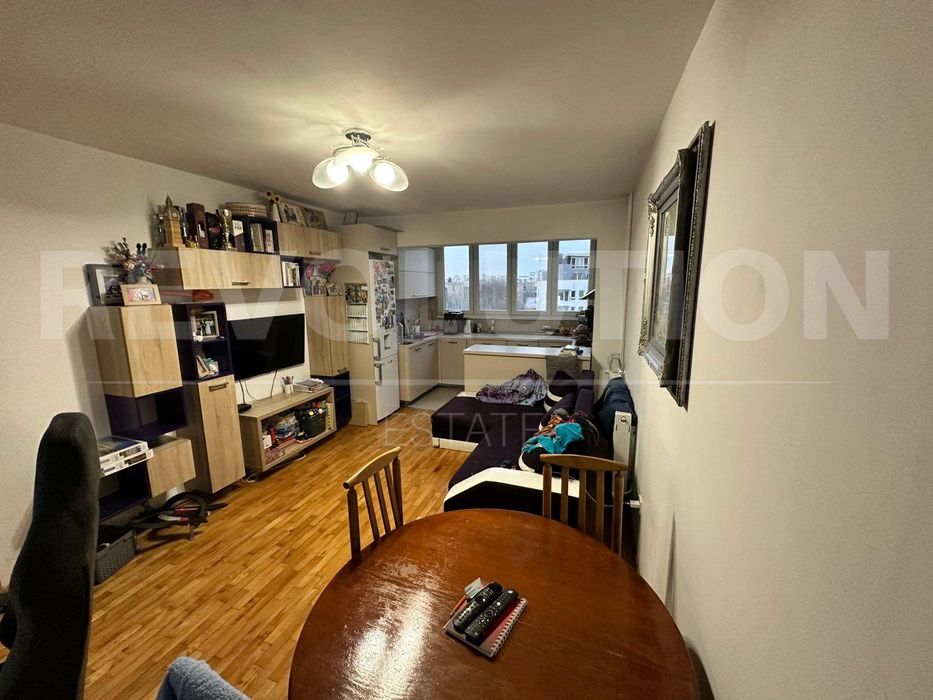 Тристаен апартамент в ж.к. Обеля 1