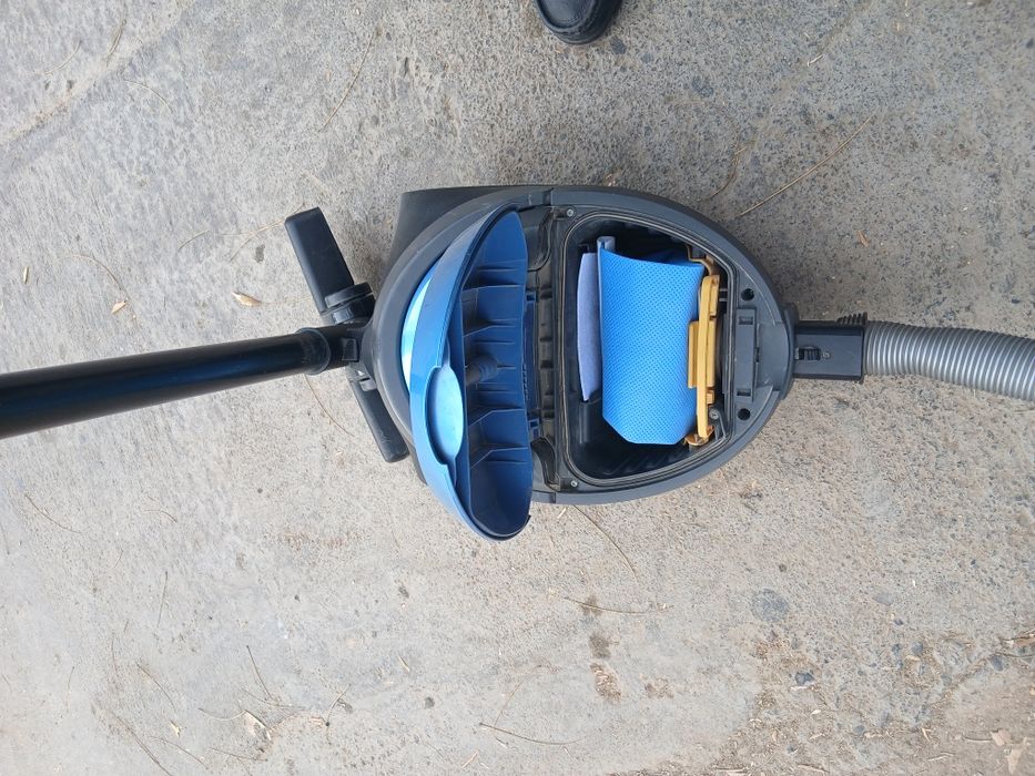 Пылесос мошний..