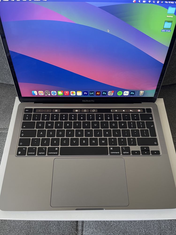 Macbook Pro 13 inch 2022