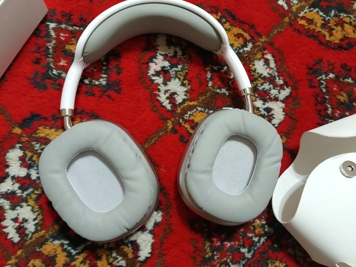 Airpods Max с кейсом  и есть usb кабель
