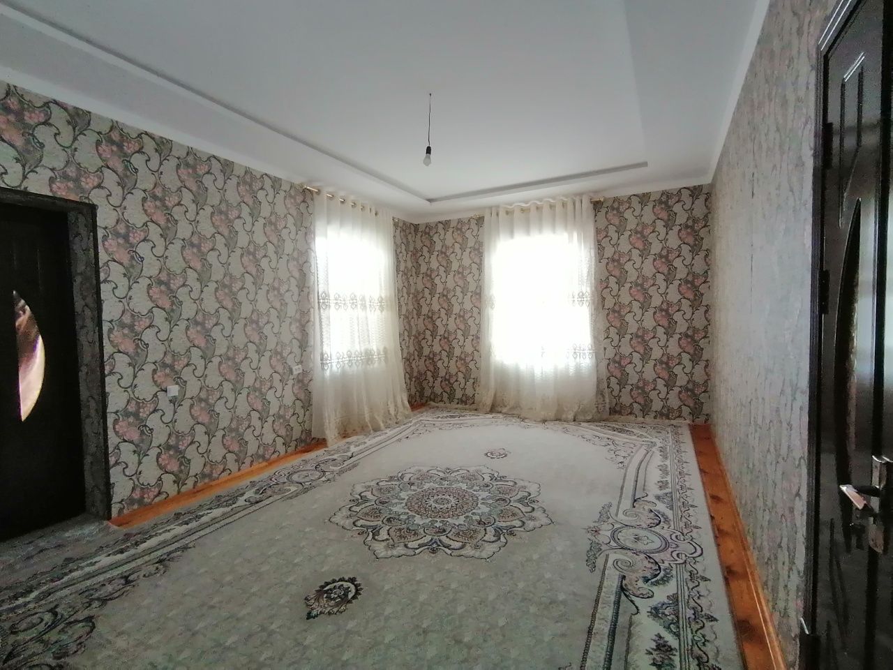 Usatka sotiladi Moshin bozor orqasi