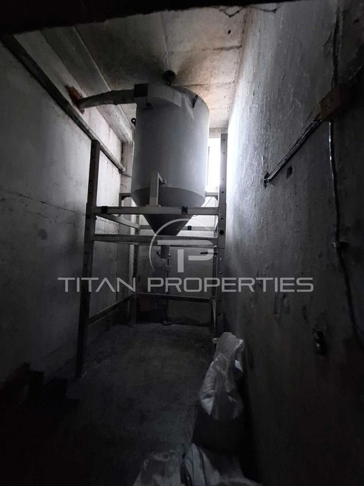 Продава се Склад в Пловдив, Тракия - 1070 кв.м за 641 €/кв.м - Снимка #10