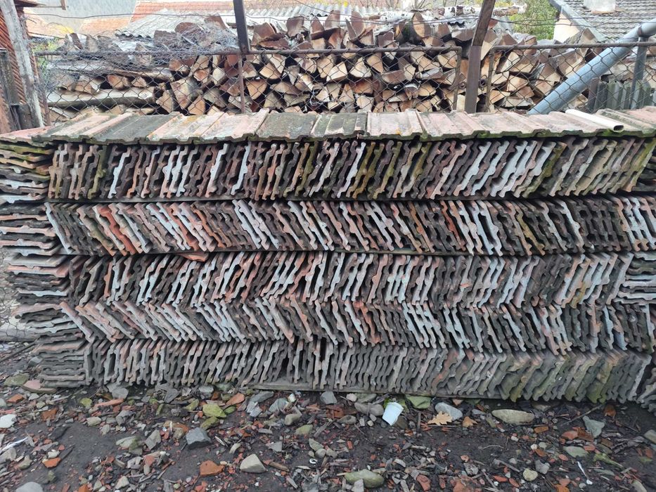 Vând țigle folosite