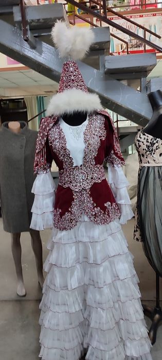 Продам национальное платье с сәукеле