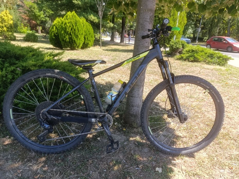 Bicicleta cube hardtail