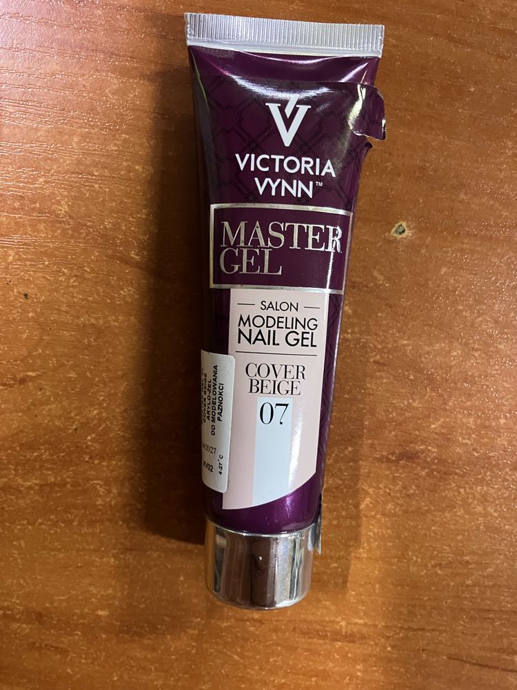 Master Gel 07 Cover Beige – Акригел на ,,Victoria Vynn”