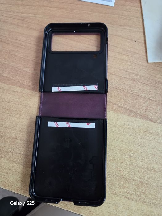 Samsung flip 4 кожен калъф