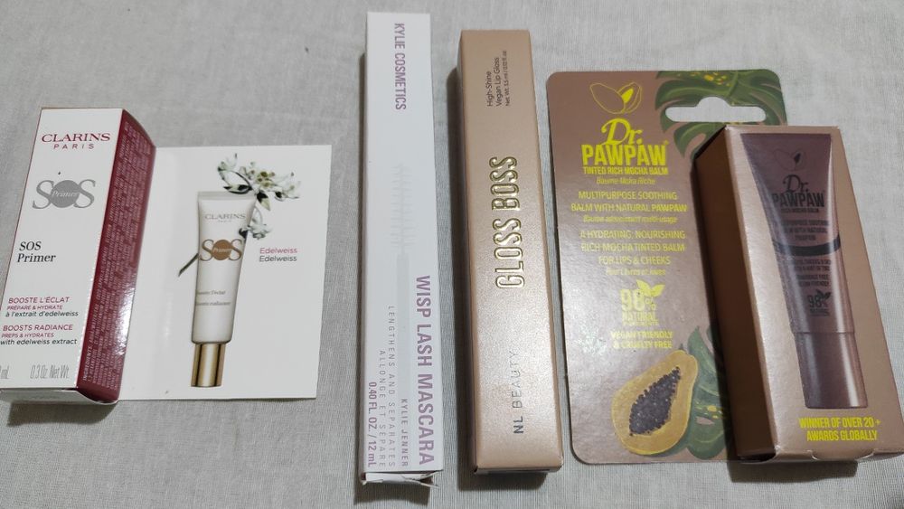 Спирала Kylie Cosmetics ,праймър Clarins luminosity ,Miamante пяна душ