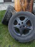 Гуми с черни лети джанти от Алфа Ромео Мито. 195/65R15-95V