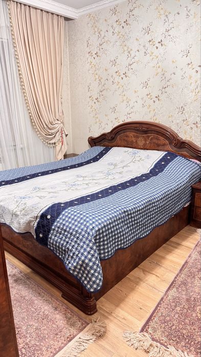 Кровать двуспальная , в хорошем состоянии